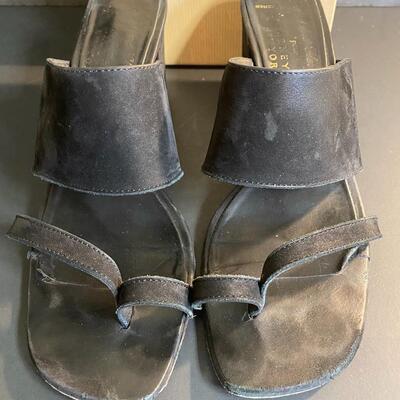 Lot 346: Robert Clergerie Designer Shoes