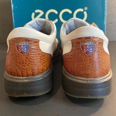 Lot 347: Womenâ€™s Golf Shoes