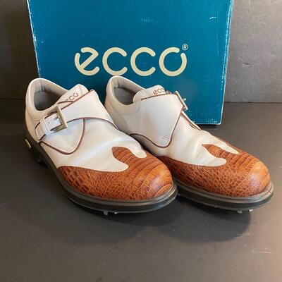 Lot 347: Womenâ€™s Golf Shoes