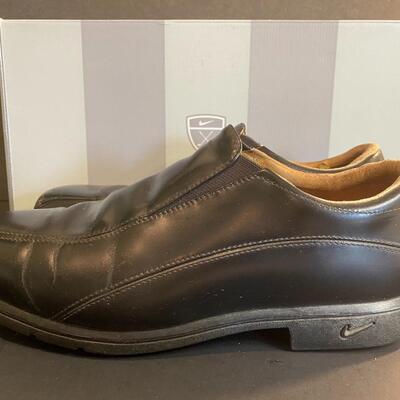 Lot 347: Womenâ€™s Golf Shoes