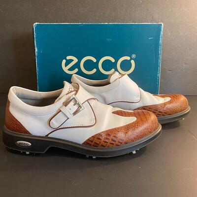 Lot 347: Womenâ€™s Golf Shoes