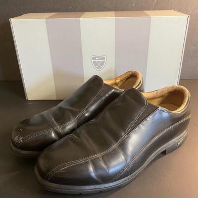 Lot 347: Womenâ€™s Golf Shoes