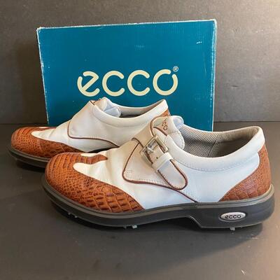 Lot 347: Womenâ€™s Golf Shoes