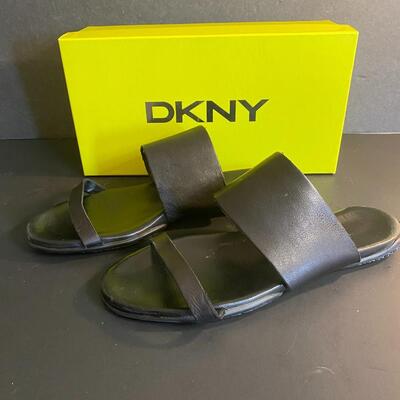 Lot 352: Designer Sandals Women's size 9