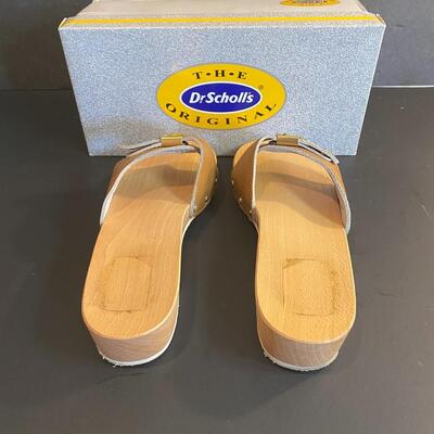Lot 353: Designer Sandals 