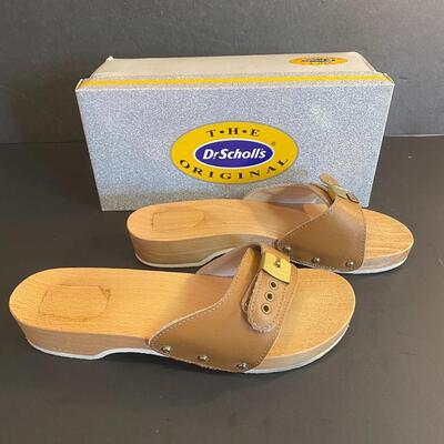 Lot 353: Designer Sandals 