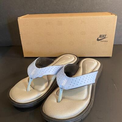Lot 353: Designer Sandals 