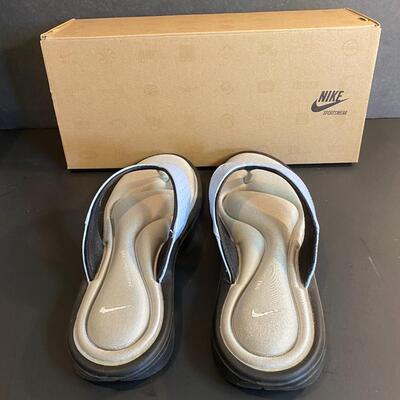 Lot 353: Designer Sandals 