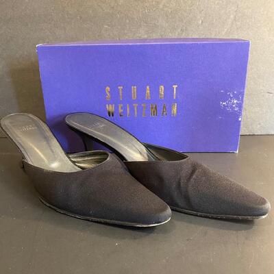Lot 354: Stuart Weitzman Designer Shoes