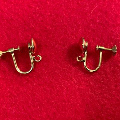  GOLD EARRINGS