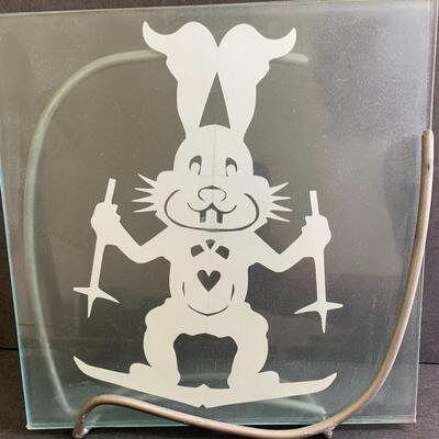 Lot 168: Skiing Lot with Paper Cutting Art