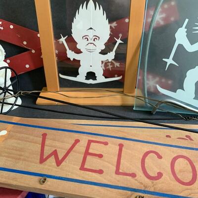 Lot 168: Skiing Lot with Paper Cutting Art