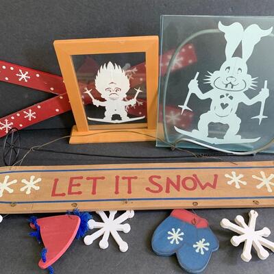 Lot 168: Skiing Lot with Paper Cutting Art