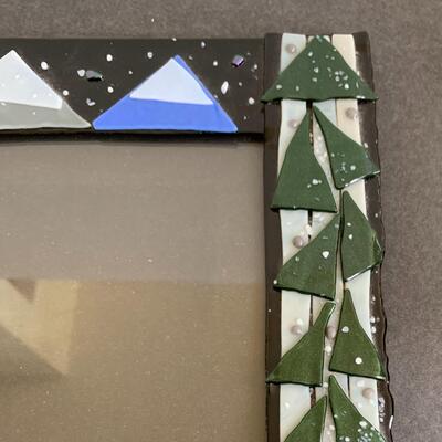 Lot 167: Vail Skiing, Handmade Frame, Unique Bird Feeder & More Ski Lot