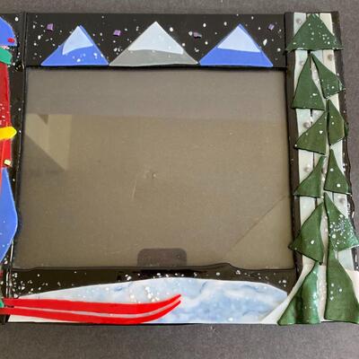 Lot 167: Vail Skiing, Handmade Frame, Unique Bird Feeder & More Ski Lot