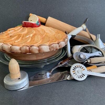 Lot 165: Baking Lot 