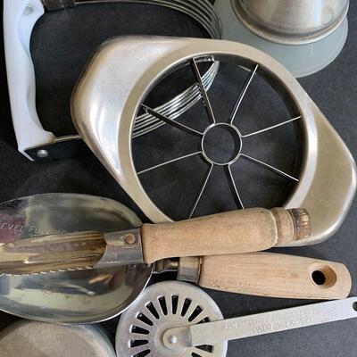 Lot 165: Baking Lot 