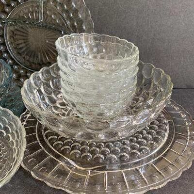 Lot 164: Vintage Blue Bubble Pattern & More