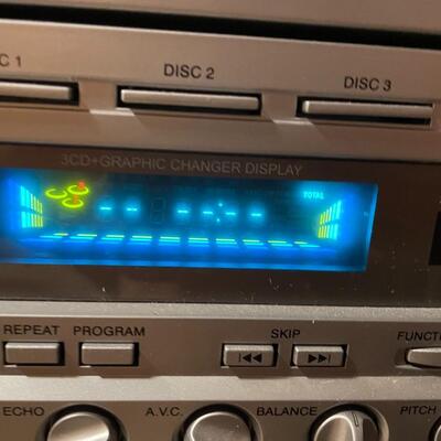 â€œTHE SINGING MACHINEâ€ SMG-301 KARAOKE MACHINE