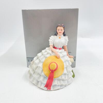 1983 AVON â€œVIVIEN LEIGH AS SCARLETT Oâ€™HARAâ€ IMAGES OF HOLLYWOOD PORCELAIN FIGURINE