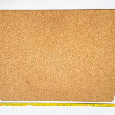 BIRD & TREE CORK PLACEMAT W/ WOODEN STAND
