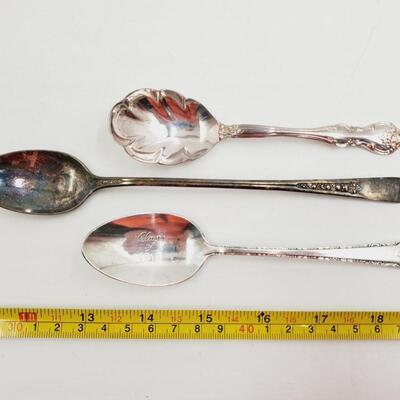VINTAGE SILVERPLATE UTENSIL BUNDLE