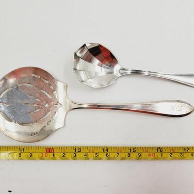 VINTAGE SILVERPLATE UTENSIL BUNDLE