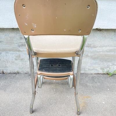 VINTAGE STYLEAIRE STEP STOOL CHAIR