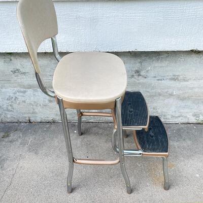 VINTAGE STYLEAIRE STEP STOOL CHAIR