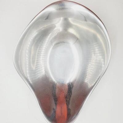 RWP WILTON ARMETALE DISH WITH LID AND SILVER TONED METAL DECORATIVE DISH