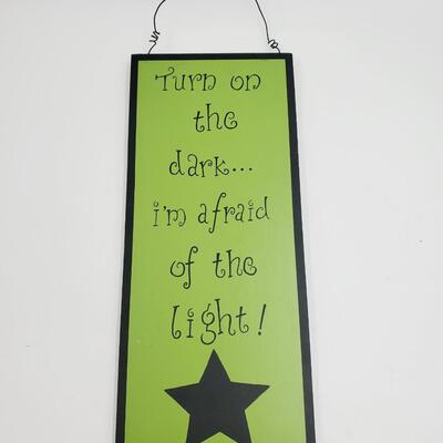 WOODEN GREEN AND BLACK HALLOWEEN WOOD WALL HANGING