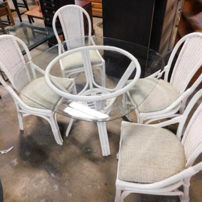 Nice Patio Rattan Glass Table and Chair Set 