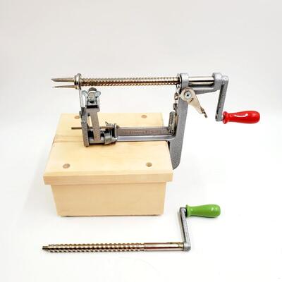 THE PAMPERED CHEF APPLE PEELER/CORER WITH STAND AND THICK SLICE ATTACHMENT