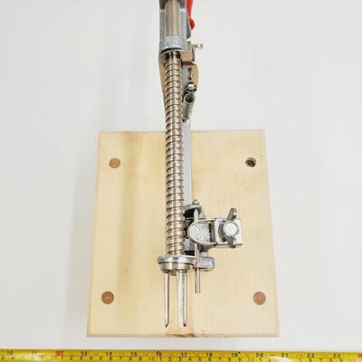 THE PAMPERED CHEF APPLE PEELER/CORER WITH STAND AND THICK SLICE ATTACHMENT