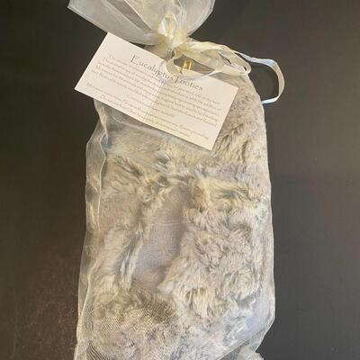 Lot 364: New Kinross Cashmere set and more 