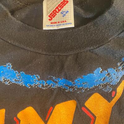 Lot 365: Jimmy Buffett Concert Teeâ€™s, CDâ€™s & more