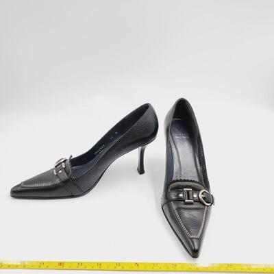 STUART WEITZMAN BUCKLE CLOSED TOE SIZE 10M 3.5 INCH HEELS MADE IN SPAIN