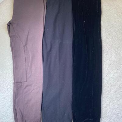 Lot 371: Designer Eileen Fisher Clothes 