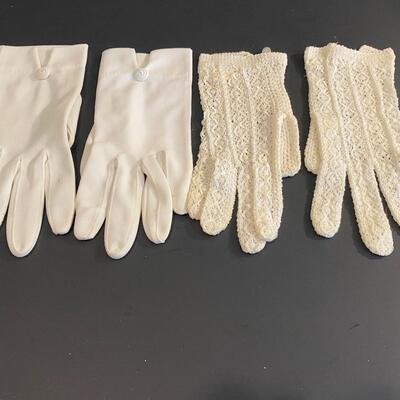 Lot 374: Vintage Apparel:  Gloves & Clutch bags (Whiting & Davis)