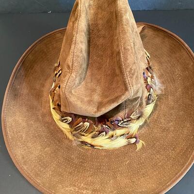 Lot 375: Charlie Horse, Hush Puppies & American Eagle Hats