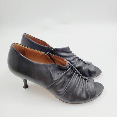 CORSO COMO BLACK "CATANIA" SILK CALF LEATHER PEEP TOE 10.5 size 