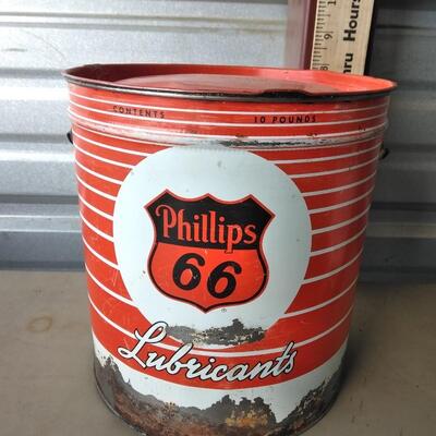 LOT 33 METAL GREASE AND OIL CONTAINERS 