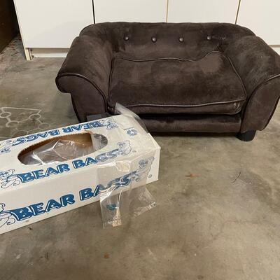 Lot 385  Dog Bed