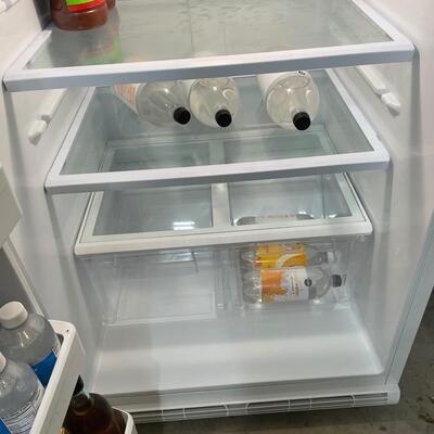 Lot 423  Refrigerator/Freezer