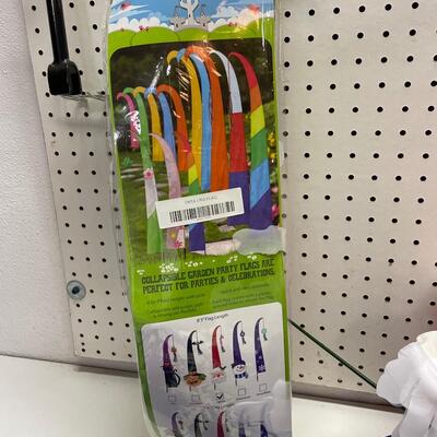 Lot 428  Collapsible Garden Flags - Christmas