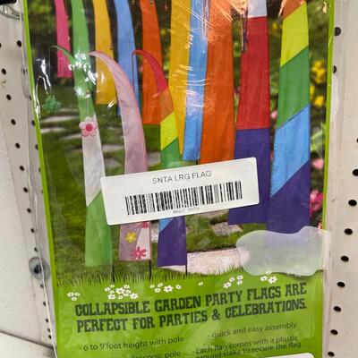 Lot 428  Collapsible Garden Flags - Christmas
