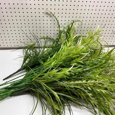 Lot 439  Plastic Greenery