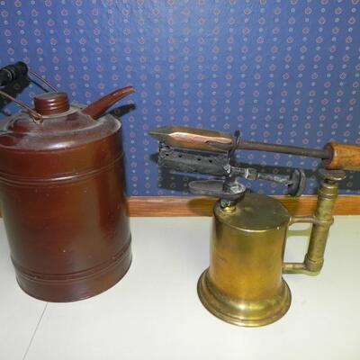 LOT 27  ANTIQUE WELDING TORCH & GAS OR OIL CAN