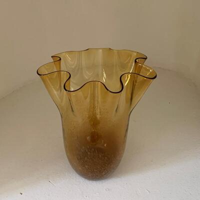 Ruffle Rim Art Glass Vase