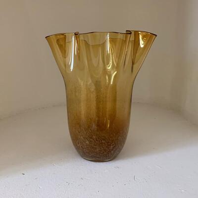 Ruffle Rim Art Glass Vase